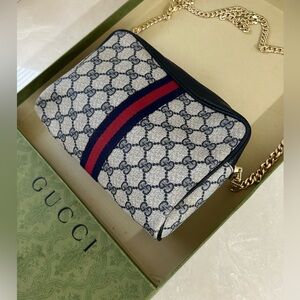 Authentic Gucci Crossbag